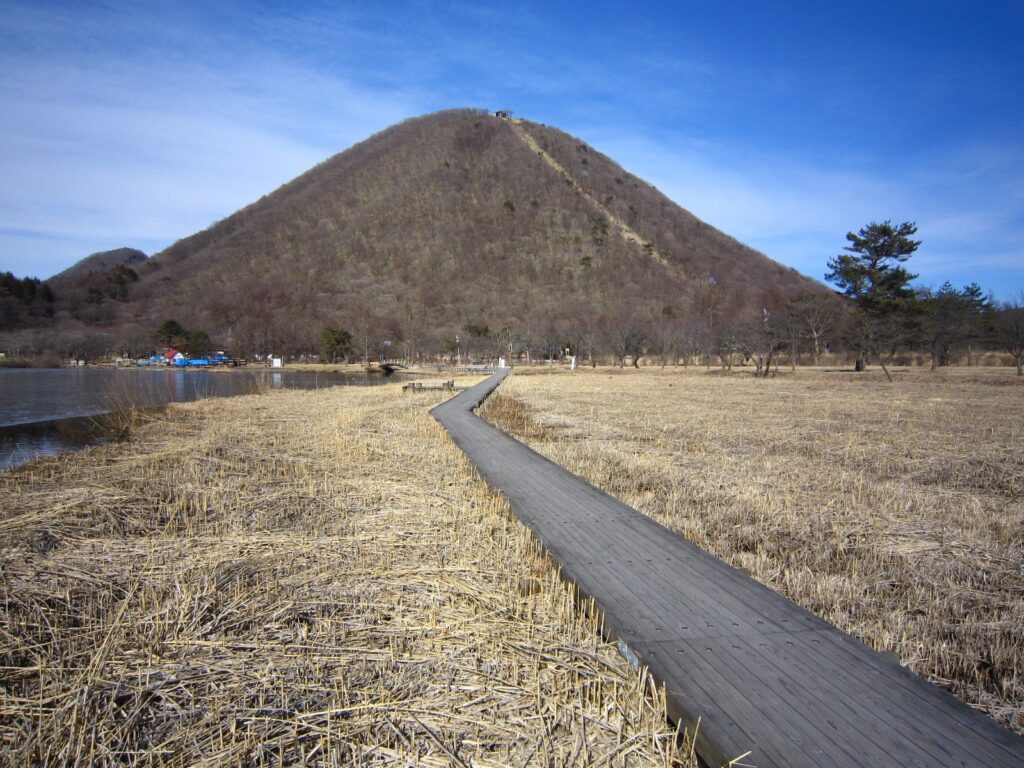 遊歩道から見える榛名山