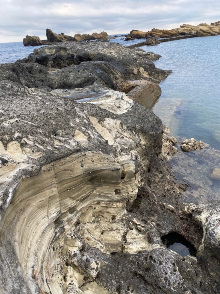海岸の岩