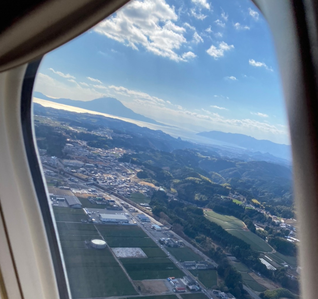 窓から見える桜島