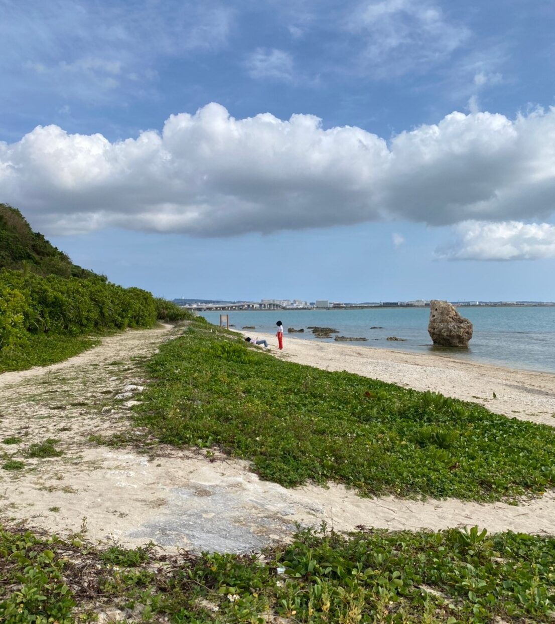 瀬長島のビーチ