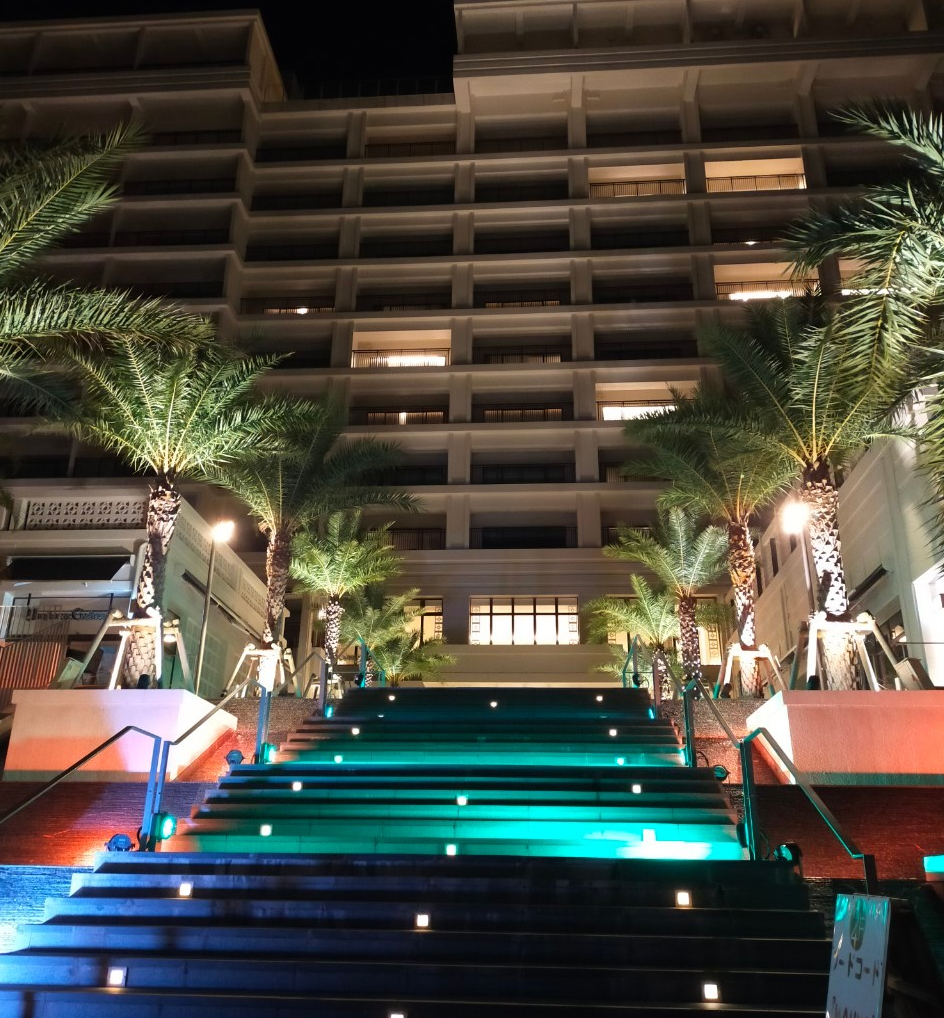 Ala MAHAINA CONDO HOTELのライトアップ