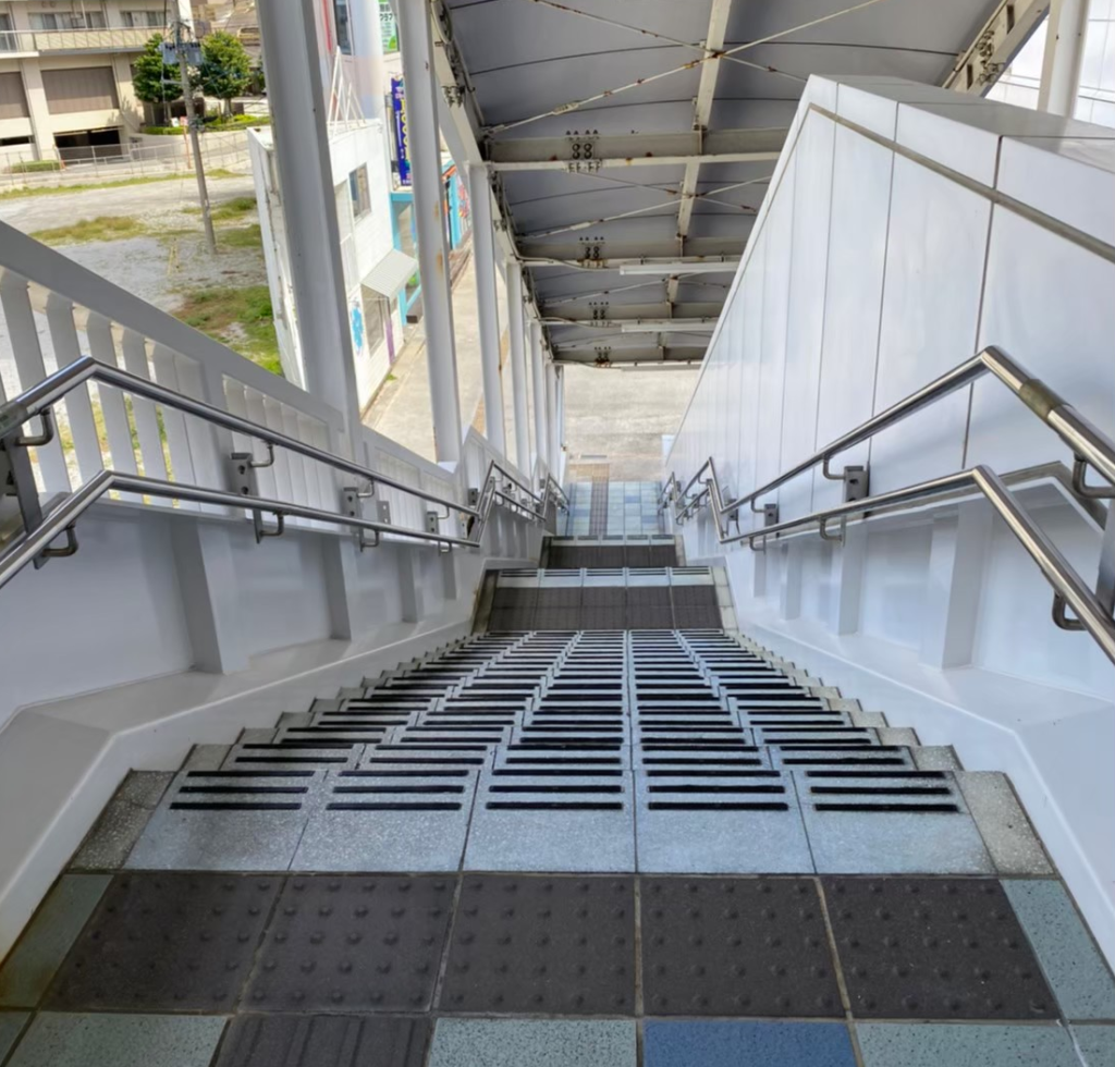 牧志駅の階段