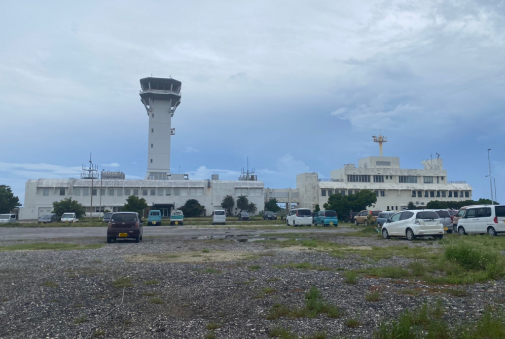 下地島空港の管制塔