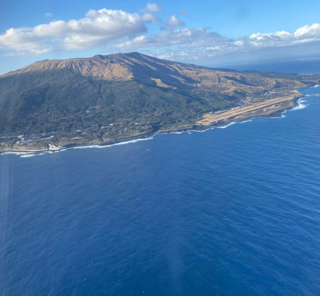 上空から見た三宅島