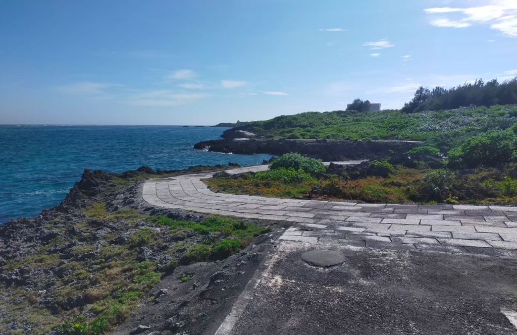 海辺の遊歩道