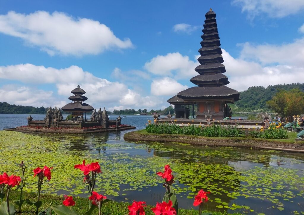 ウルン・ダヌ・ブラタン寺院