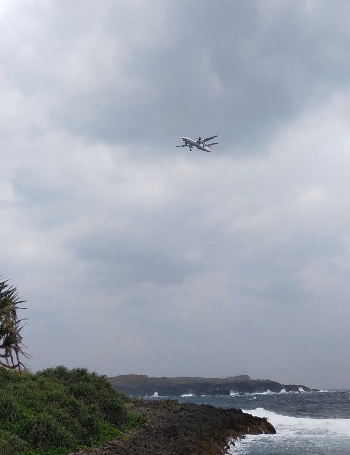 ダンヌ浜から見た飛行機